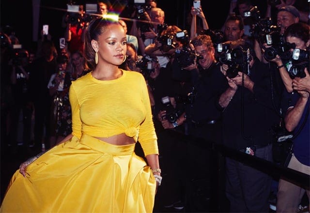 Snapchats Shares Plummet Again After Rihanna Takes Aim At The Platform Buro 247