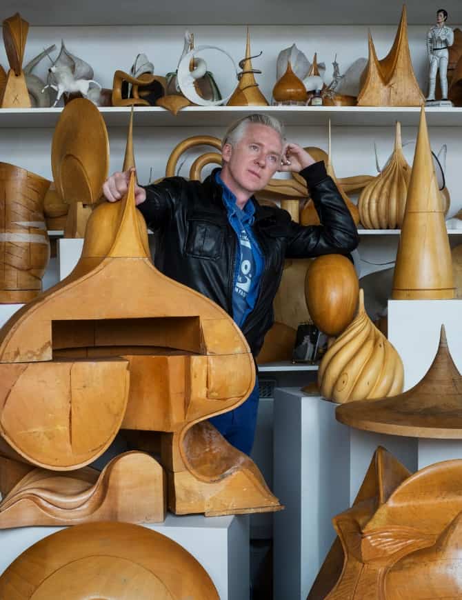 In conversation with: Royal hatmaker Philip Treacy - Buro 24/7
